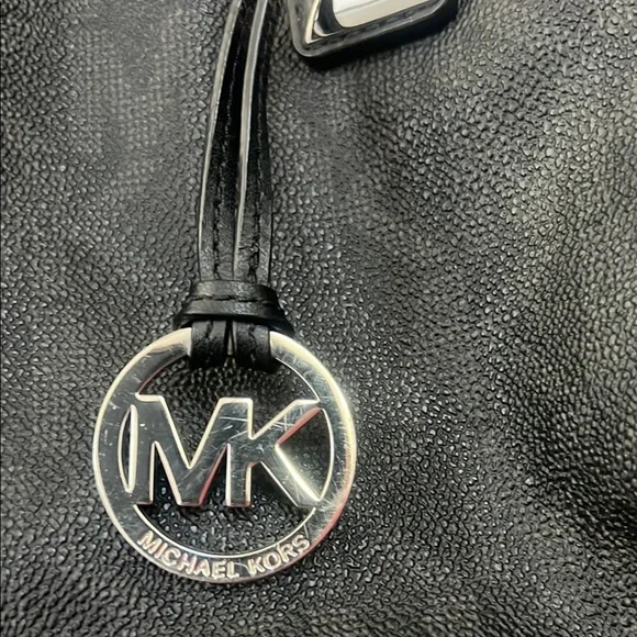 MICHAEL KORS Black Hand Bag - Picture 6 of 16